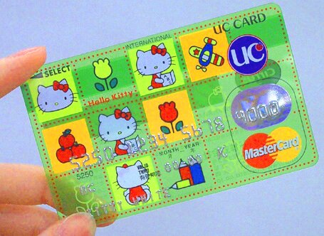 キティちゃんクレジットカード Ucハローキティカード 半透明のスケルトン素材のクレジットカードです